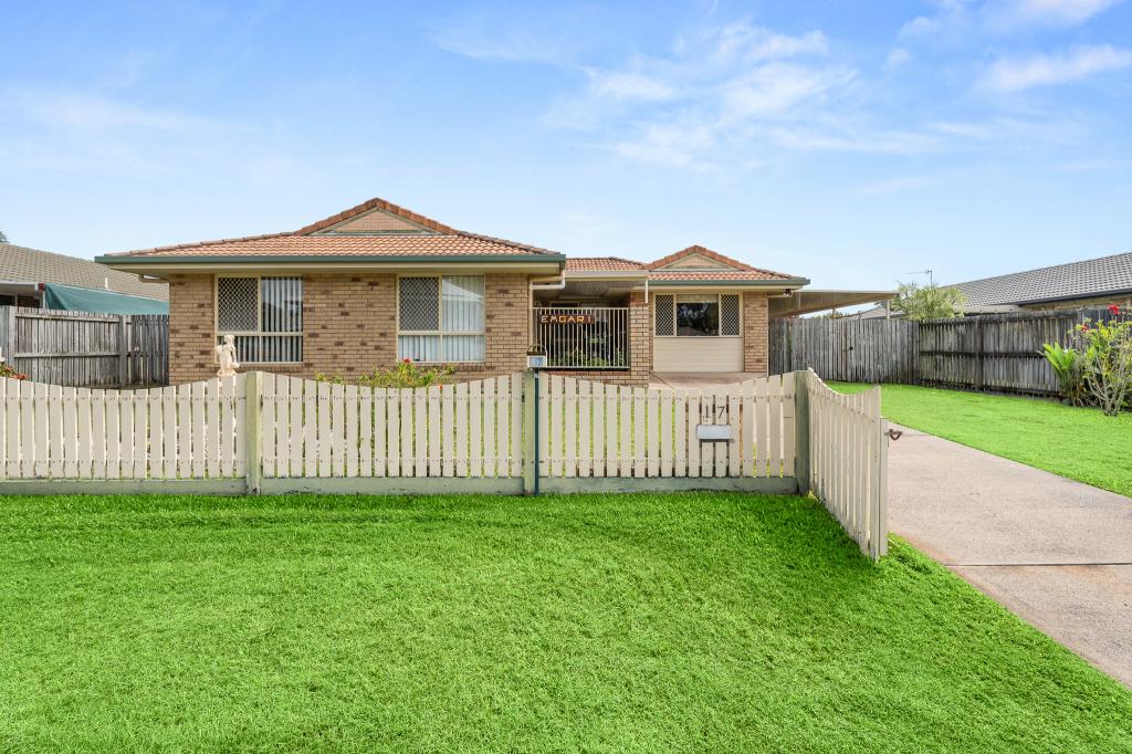 17 Foreshore Dr, Urangan, QLD 4655