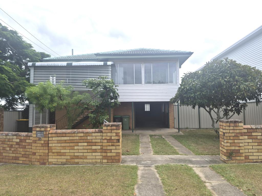 35 Kate St, Woody Point, QLD 4019