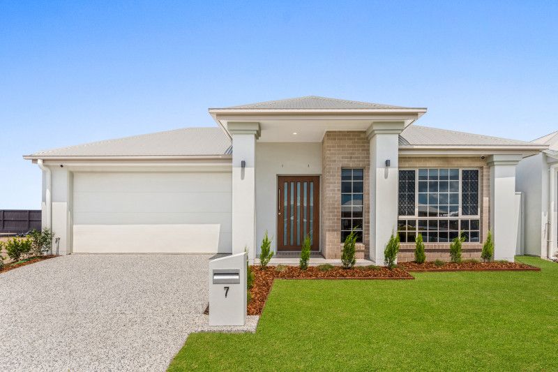 7 Mckinlay Cres, Nirimba, QLD 4551
