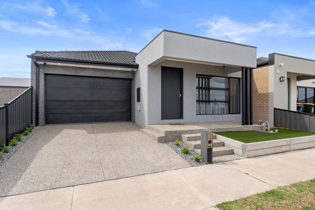 44 Gustave Ave, Mickleham, VIC 3064