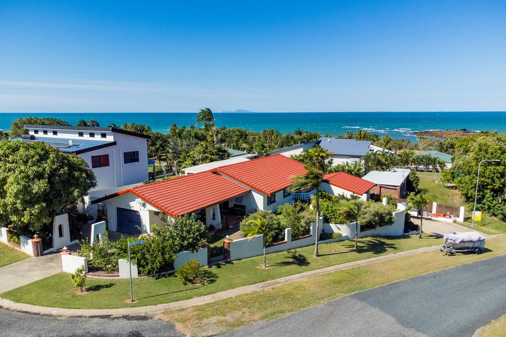2 Hillside Dr, Grasstree Beach, QLD 4740