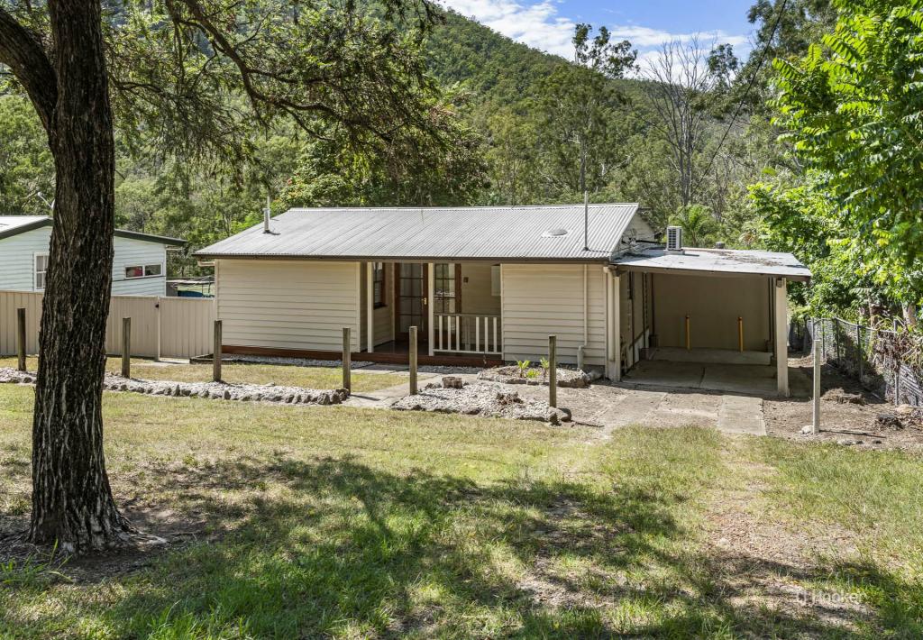 5 Gipps St, Somerset Dam, QLD 4312