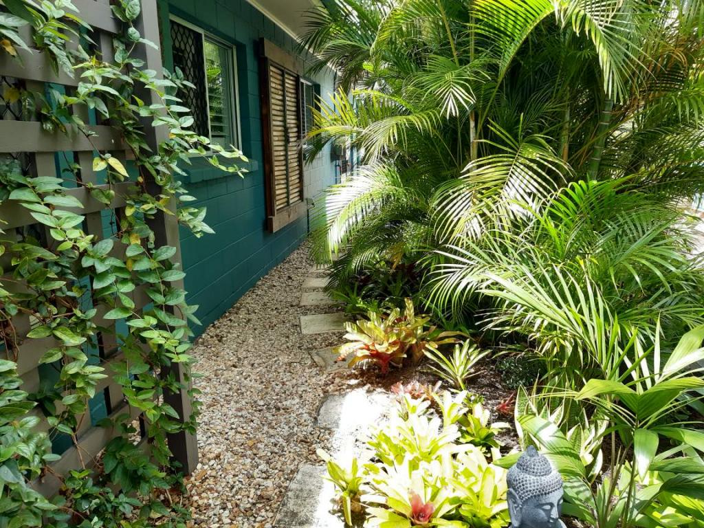 4 Barry St, Torquay, QLD 4655