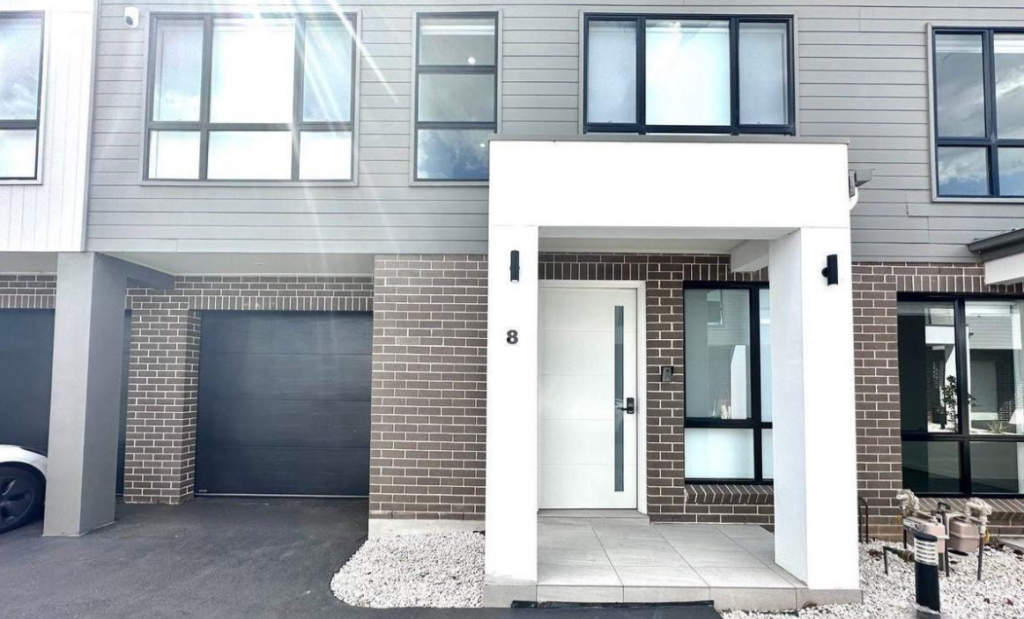 8 Sawle Gld, Marsden Park, NSW 2765