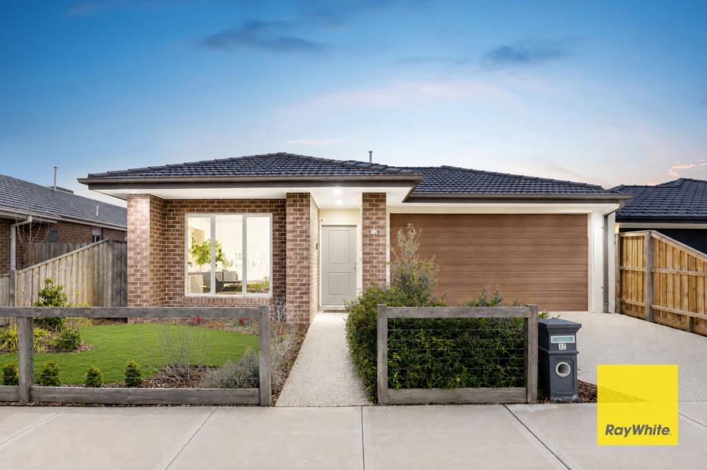 12 Trellis Gr, Rockbank, VIC 3335