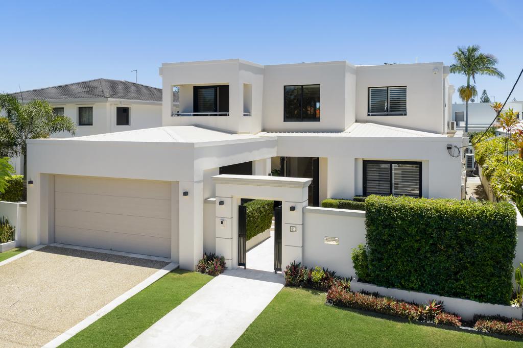 91 Amalfi Dr, Isle Of Capri, QLD 4217