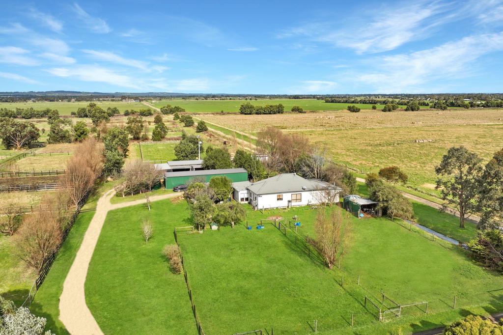 375 TEMBY RD, IONA, VIC 3815