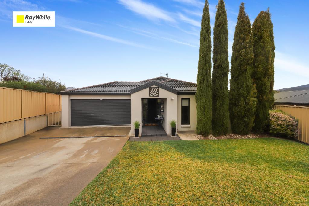 8 Lockeridge Dr, Tumut, NSW 2720