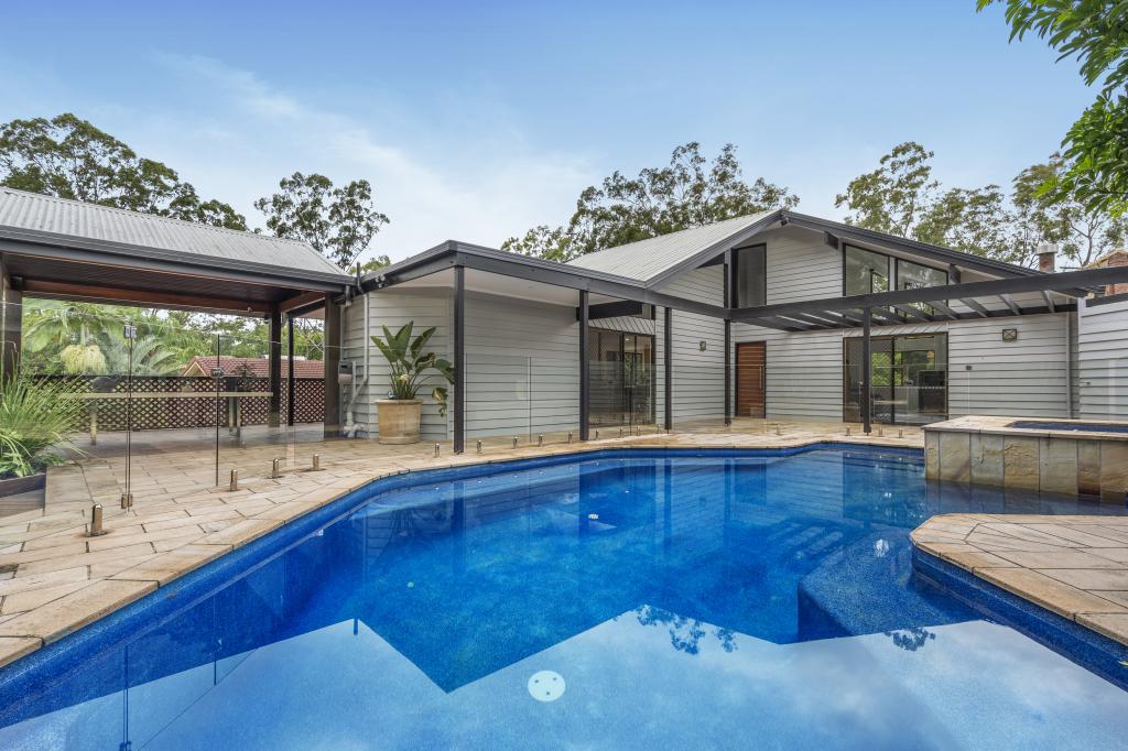 127 Chapel Hill Rd, Chapel Hill, QLD 4069