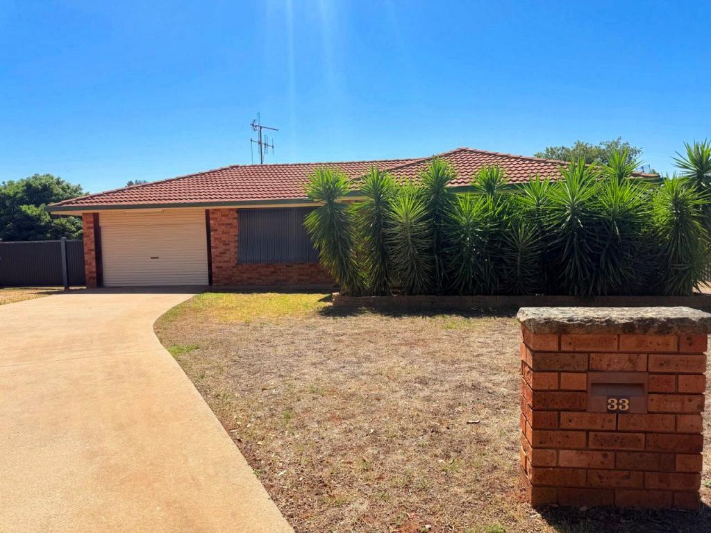 33 Glenhaven Ave, Parkes, NSW 2870