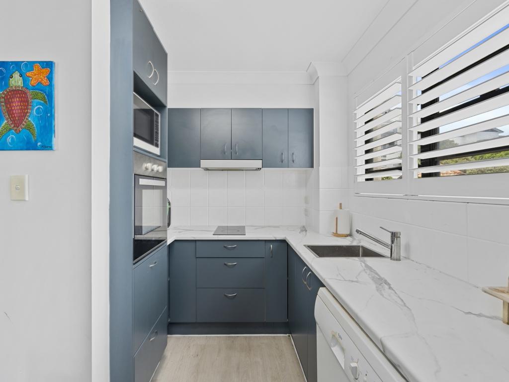 115/392 Marine Pde, Labrador, QLD 4215