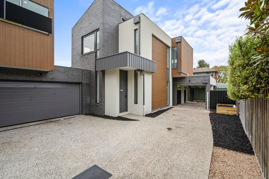2/32 GALEKA ST, COBURG NORTH, VIC 3058