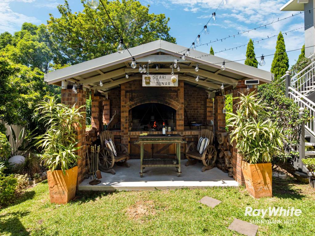 31 Cresthaven Dr, Mansfield, QLD 4122