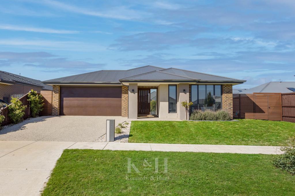4 Arran St, Gisborne, VIC 3437