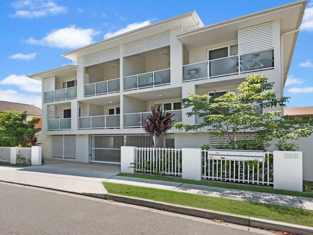 2/125 FRANZ RD, CLAYFIELD, QLD 4011