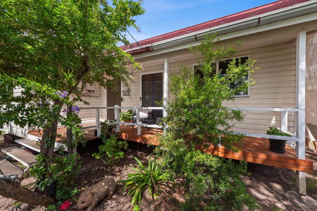 70 George St, Jandowae, QLD 4410