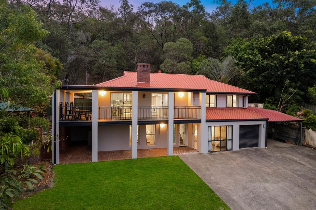 16 Rae Ct, Mount Warren Park, QLD 4207