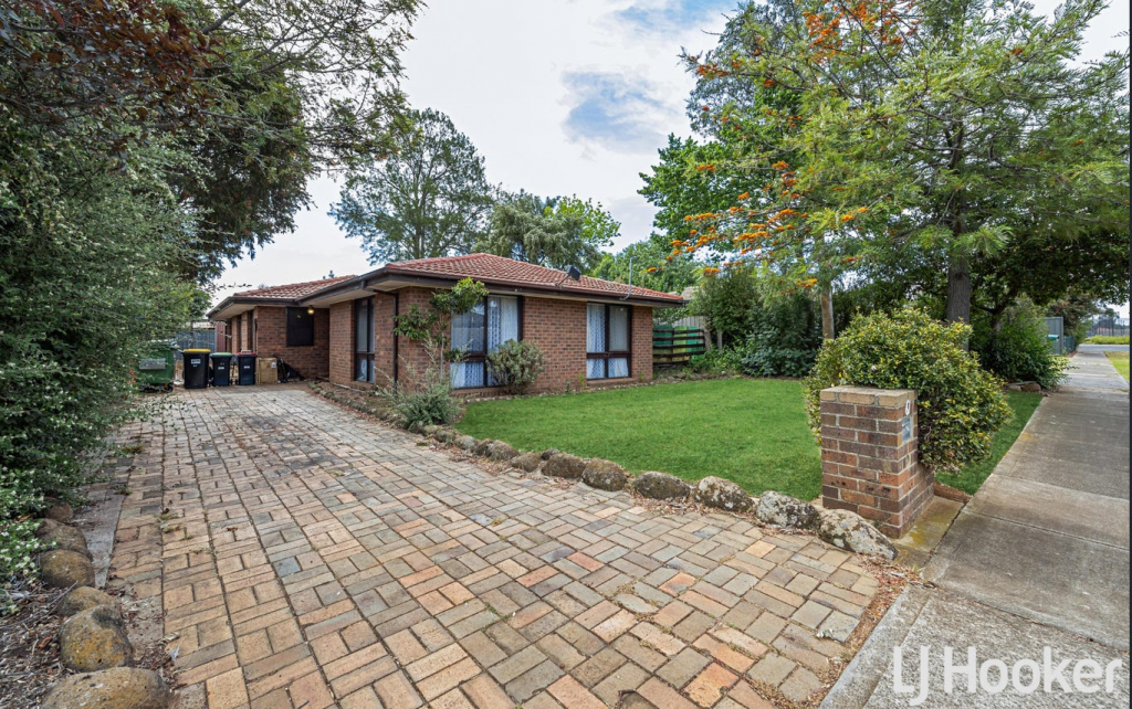 61 Marina Dr, Melton, VIC 3337