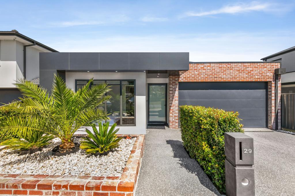 29 ORIENTEERING DR, GREENVALE, VIC 3059