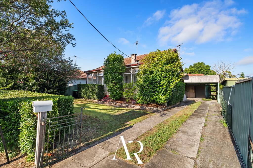 1 Owen Rd, Georges Hall, NSW 2198