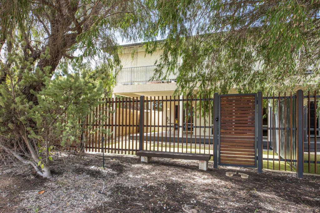 2/1b Pepper St, Falcon, WA 6210