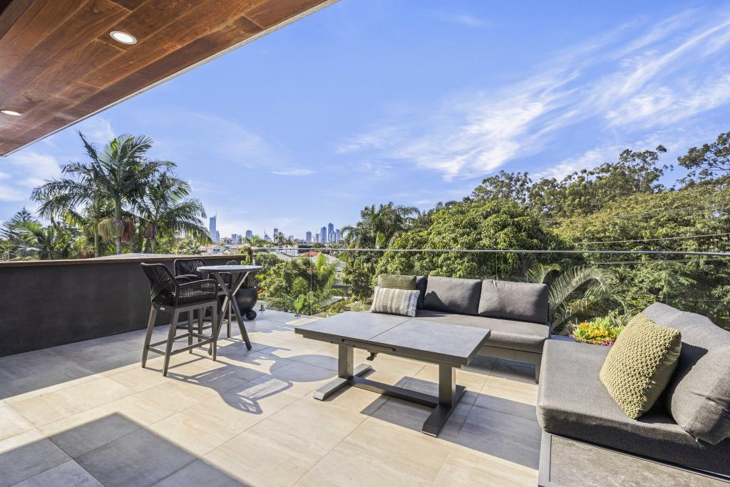 2/39 Holland Ct, Broadbeach Waters, QLD 4218