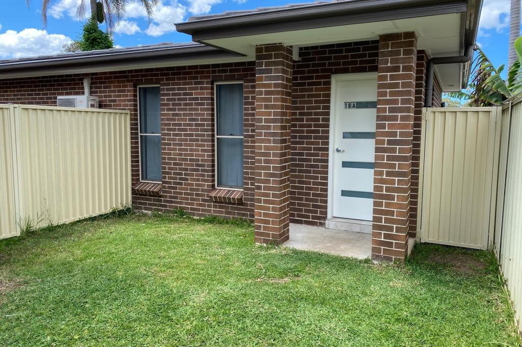18A HYACINTH AVE, MACQUARIE FIELDS, NSW 2564