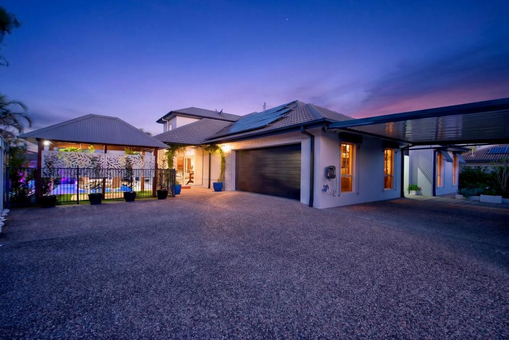 6 MANACOR PL, COOMBABAH, QLD 4216