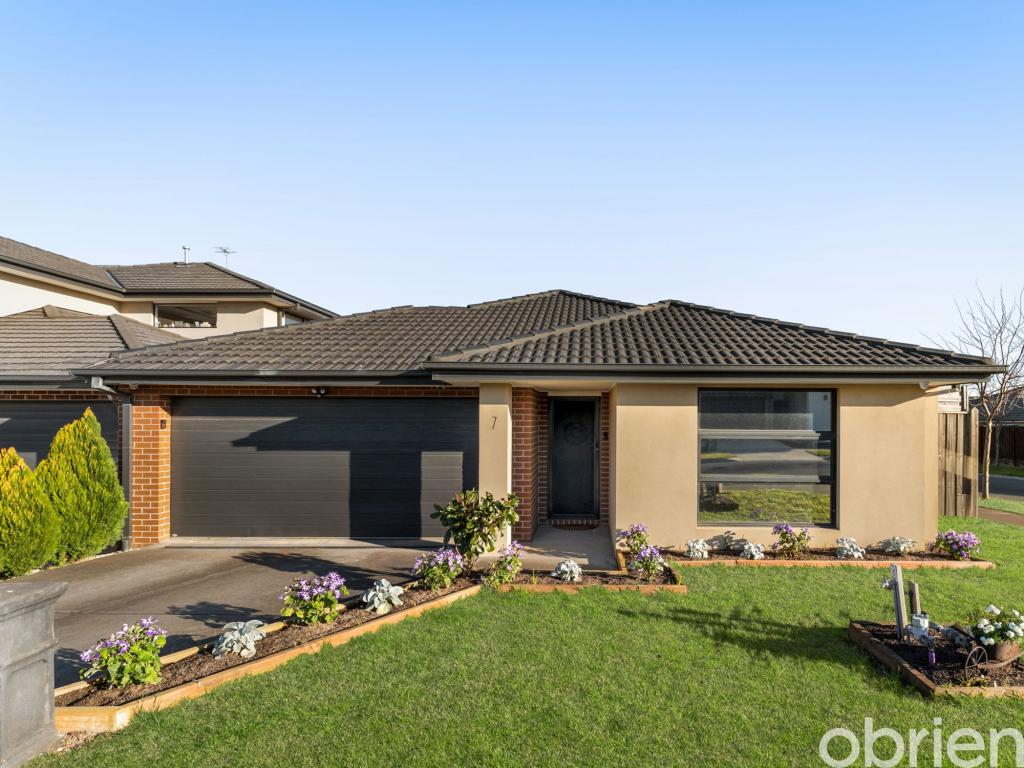 7 Strathcona Ave, Clyde, VIC 3978