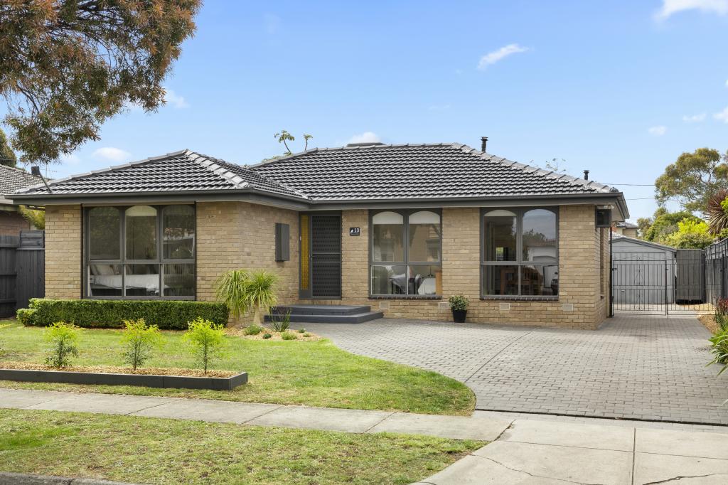 13 Blackwood Dr, Wheelers Hill, VIC 3150