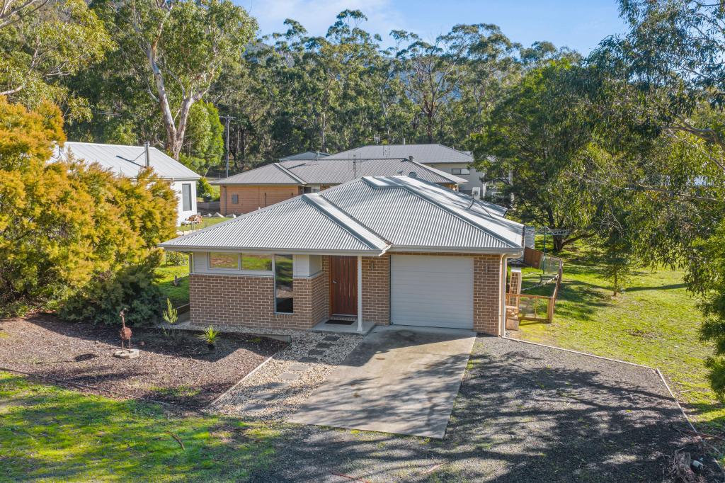 4 YOUNG RD, HALLS GAP, VIC 3381