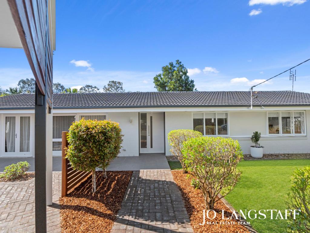 19 LOCHIEL ST, KENMORE, QLD 4069