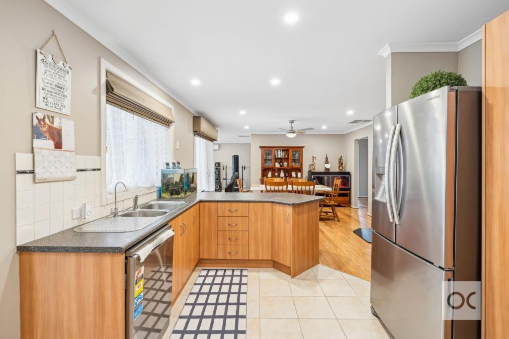 8 Urchin Cres, Aldinga Beach, SA 5173