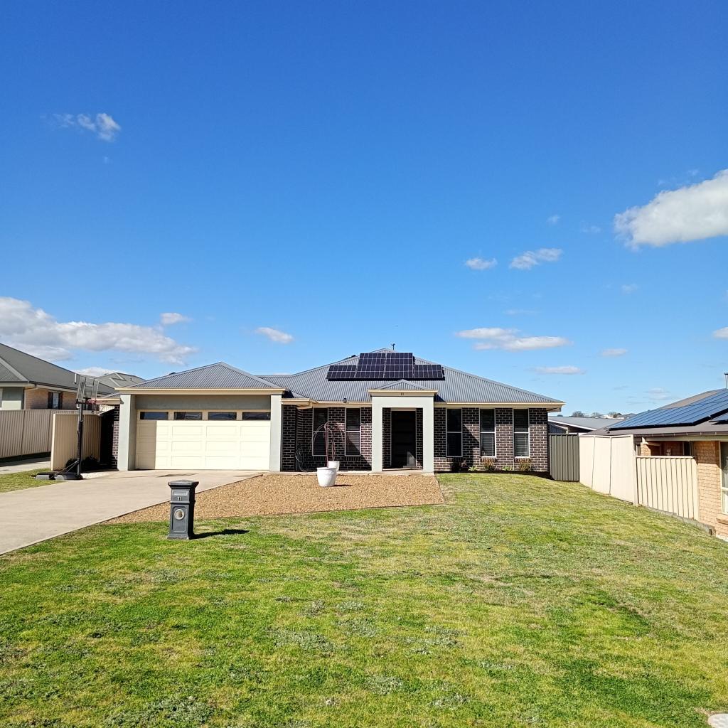 11 French Smith Pl, Kelso, NSW 2795