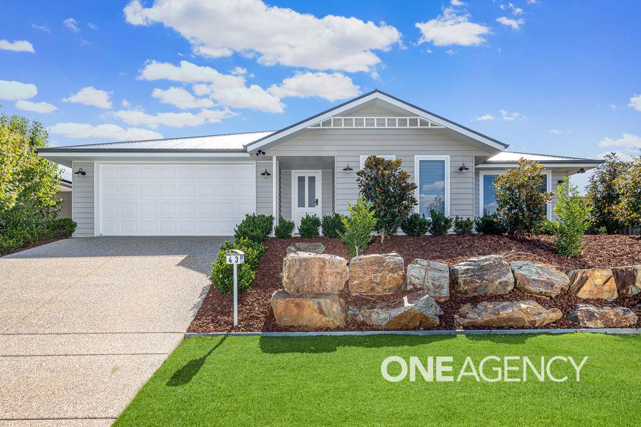 43 Barton Ave, Lloyd, NSW 2650