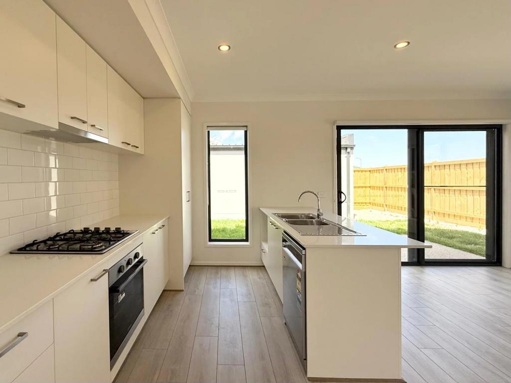 355 Brossard Rd, Mickleham, VIC 3064