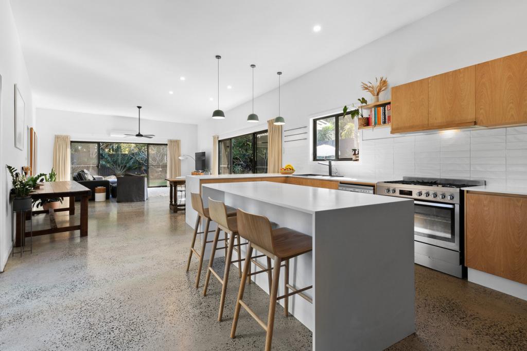 33 Caniaba Cres, Suffolk Park, NSW 2481