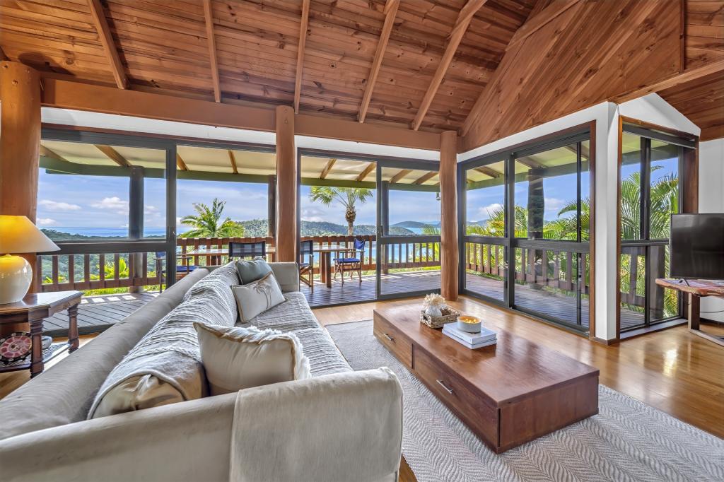 15 Passage Ave, Shute Harbour, QLD 4802