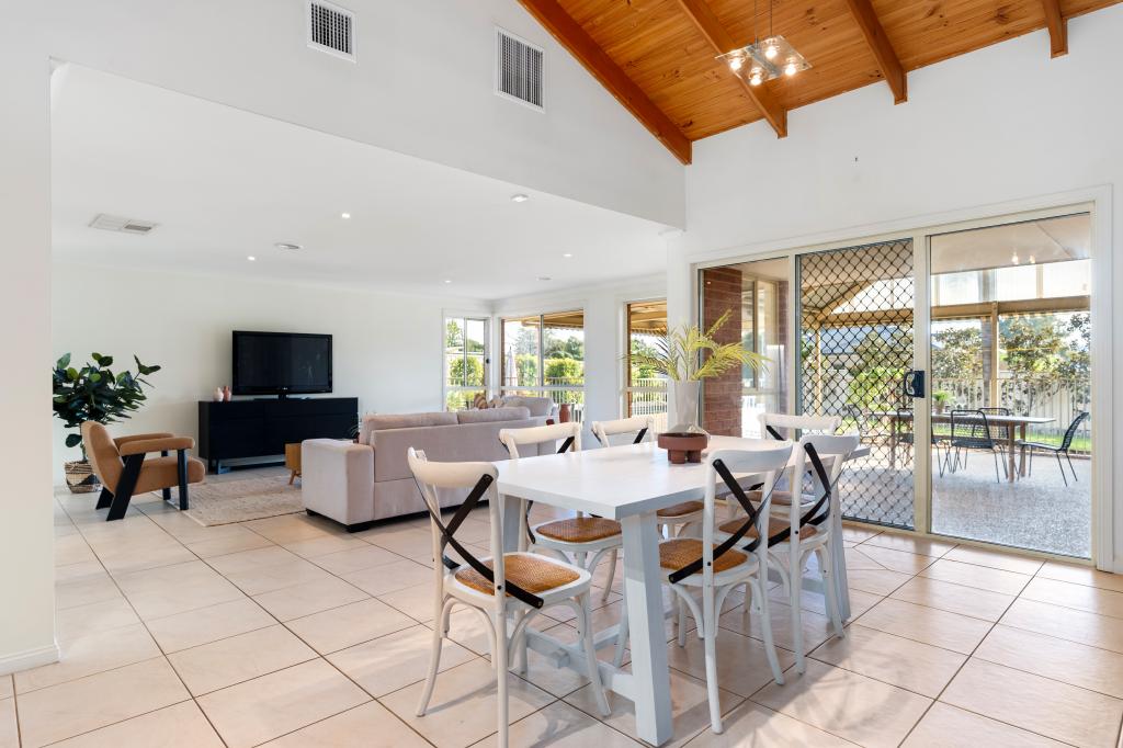 11 Donnolley Ct, Lavington, NSW 2641