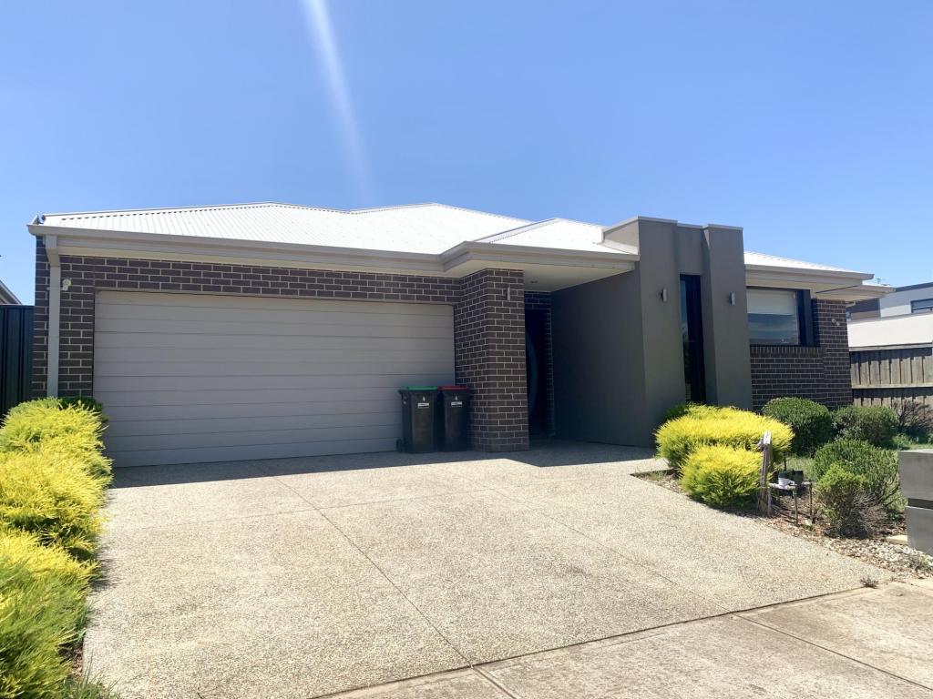 4 Longford Cres, Weir Views, VIC 3338