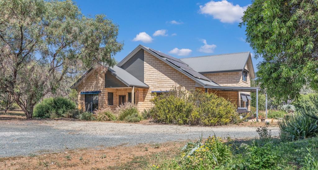 504 Lady Augusta Rd, Echuca, VIC 3564