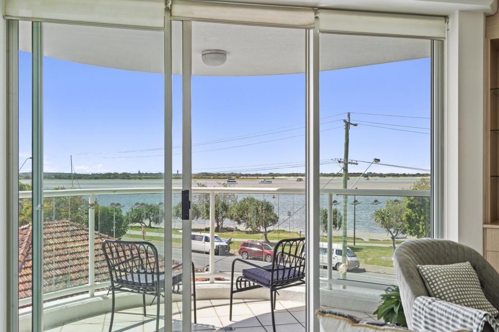 8/242-244 Marine Pde, Labrador, QLD 4215