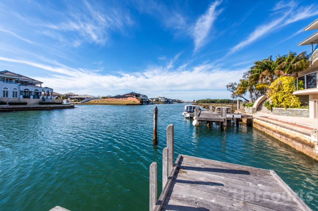 44 Leisure Way, Halls Head, WA 6210