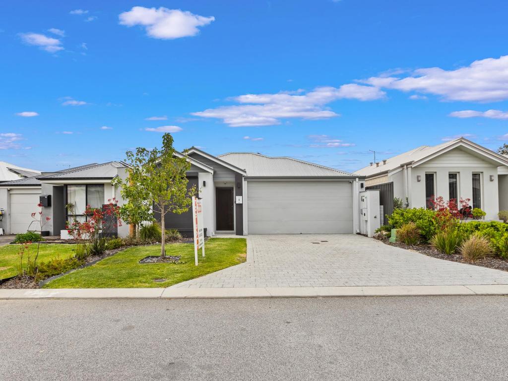 8 Strumpshaw Rd, Aveley, WA 6069