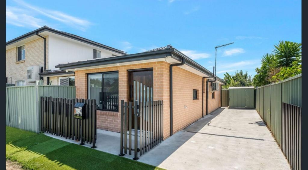 2a Merriwa Ave, Hoxton Park, NSW 2171