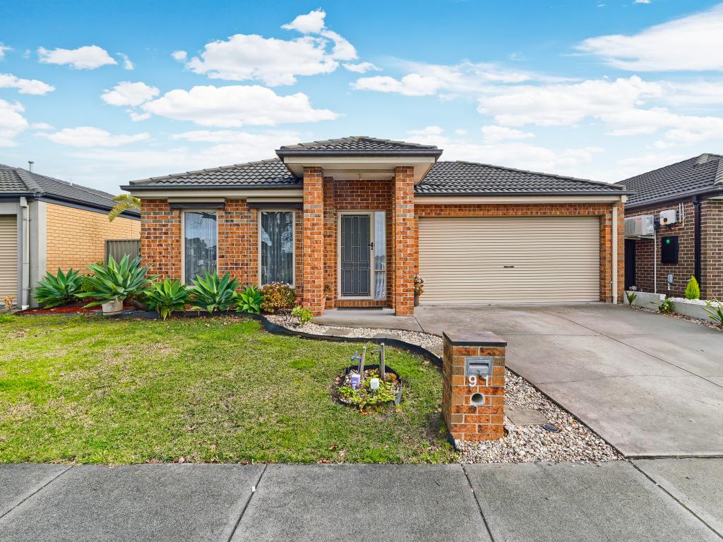 91 Broad Oak Dr, Cranbourne East, VIC 3977