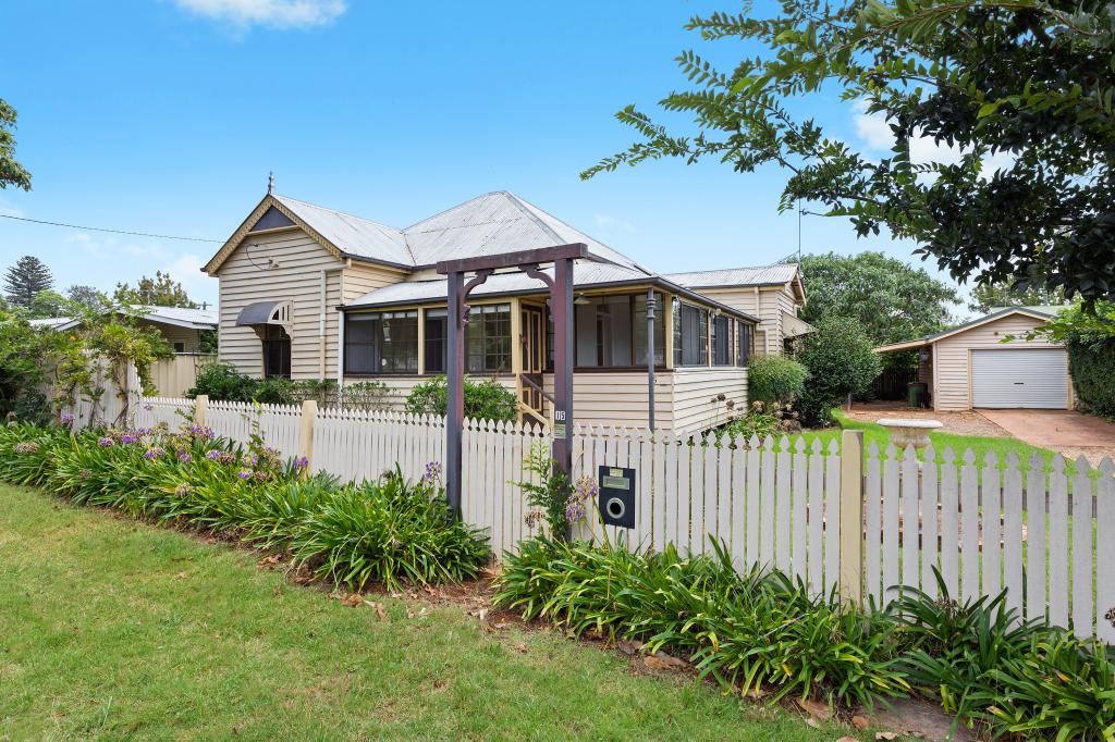 15 Wombyra St, Newtown, QLD 4350