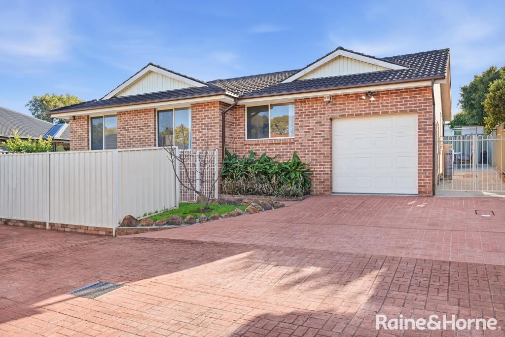 215a Carpenter St, St Marys, NSW 2760