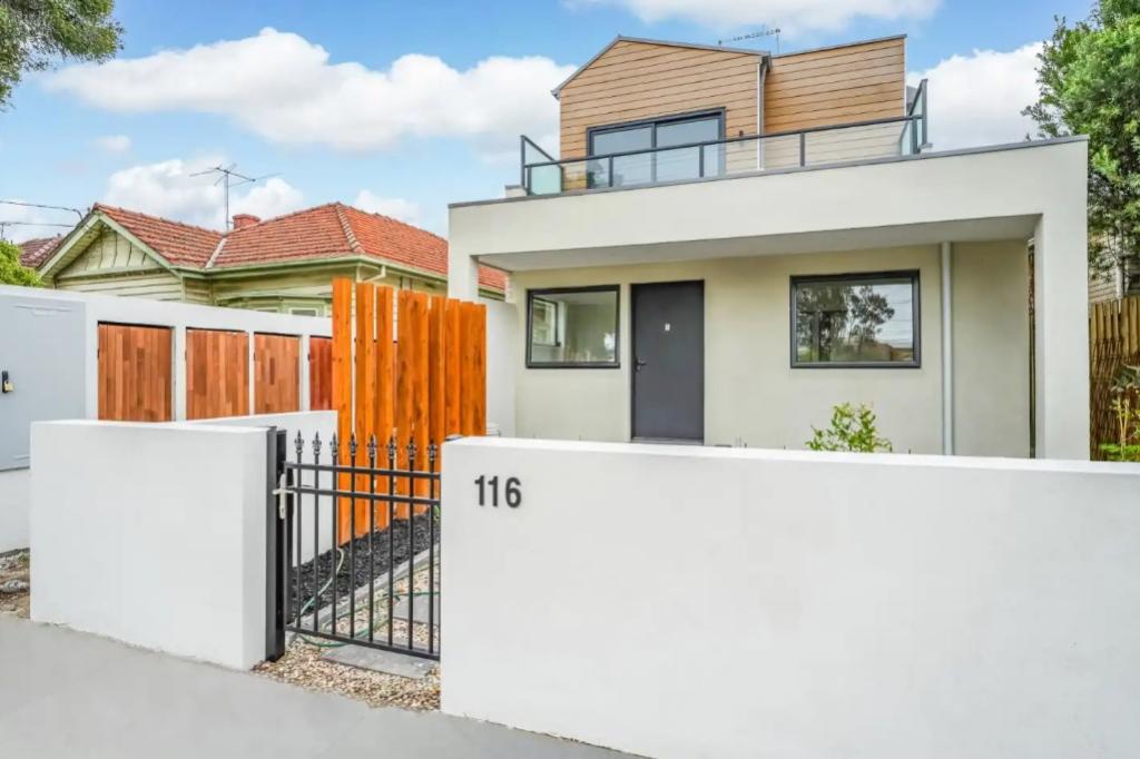 2-4/116 Gordon St, Footscray, VIC 3011