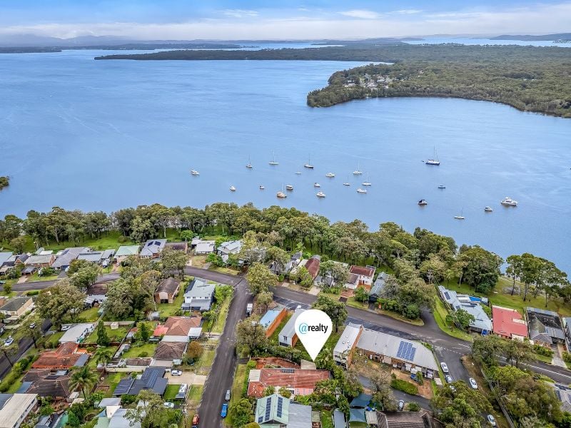 2/2 Dale Ave, Chain Valley Bay, NSW 2259